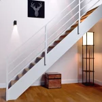 Barandilla para escalera color blanco vista lateral