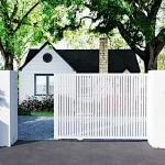 puerta corredera de tubo abierta color blanco