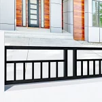 valla decorativa en tubos de hierro color negro