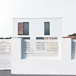 valla decorativa en metal color blanco