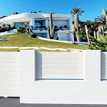 valla de ocultación en metal color blanco