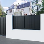 valla de ocultación en metal color negro