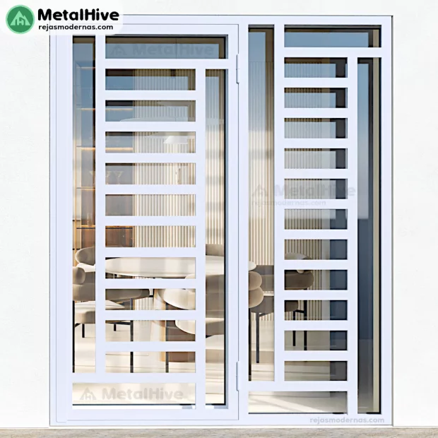 Reja de hierro con fijo para puertas, fabricada por Cerrajería MetalHive