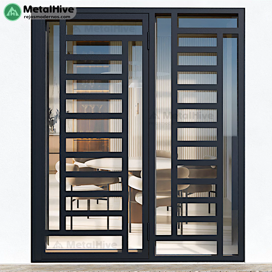 Imagen de una reja rústica de hierro para puertas con fijo en color negro de Cerrajería MetalHive